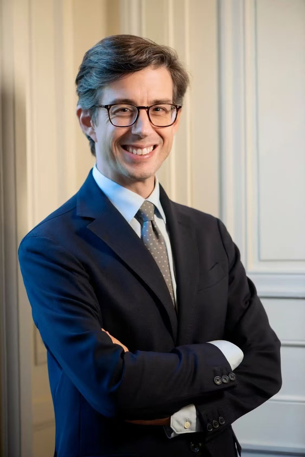 巴黎政治大学校长：我不太喜欢“精英”这个词，它可能会加剧社会分裂_凤凰网