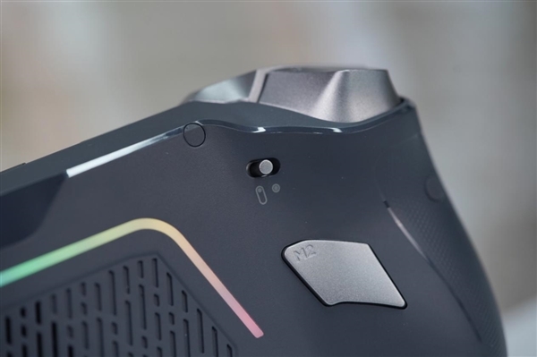 畅玩3A游戏大作,索泰ZONE游戏掌机图赏