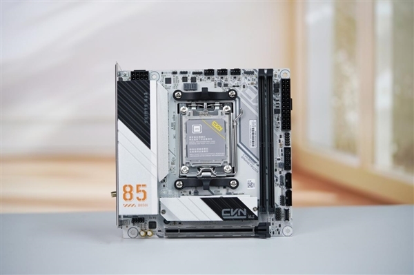 小巧迷你!七彩虹CVN B850I GAMING FROZEN V14主板图赏