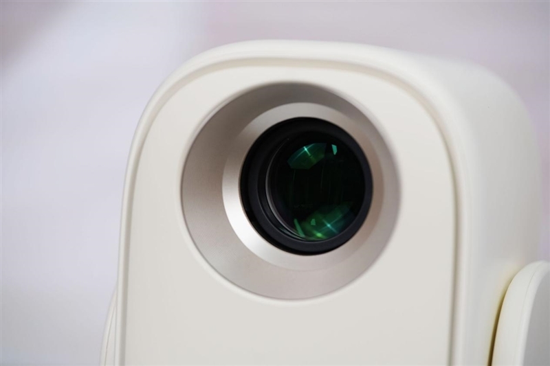 千元投影新卷王!哈趣Q1 Max评测:这是一台Z世代租房党的居家新玩物