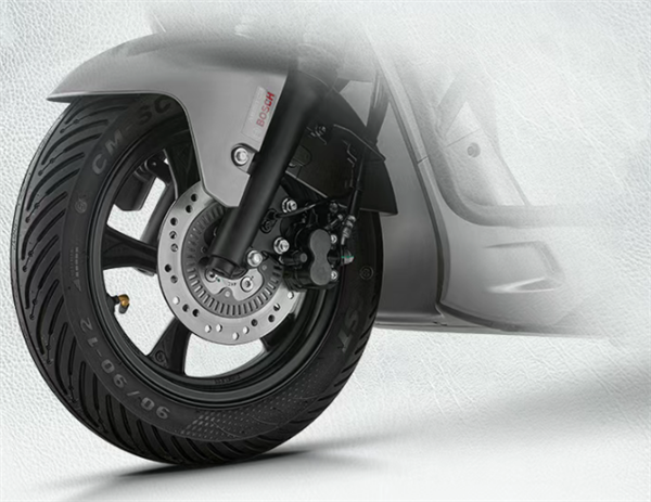 钱江开卷150cc摩托!两款新平踏上市:配博世双通道ABS仅9480起