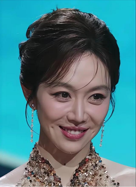 明星无滤镜大变样！蒋欣满脸褶、董璇一脸苦相、姜妍僵硬像假人