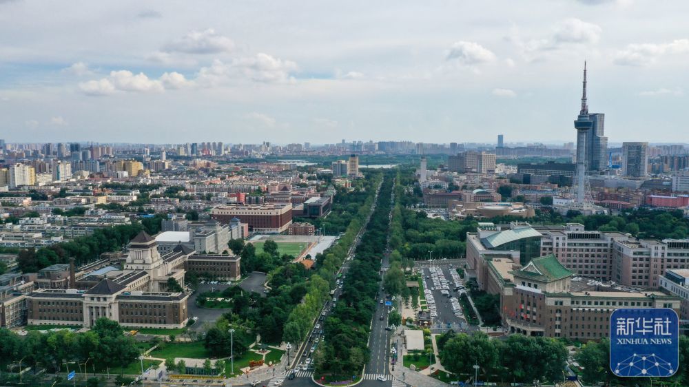 ↑ 7月28日拍摄的长春新民大街（无人机照片）。