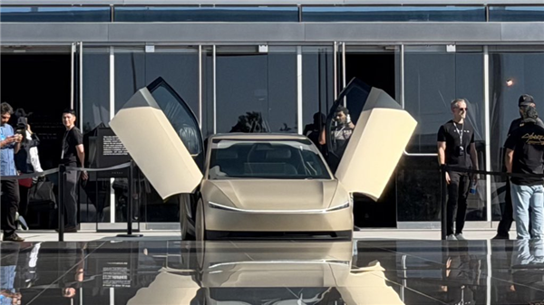 马斯克可能真觉得 造车没意思了