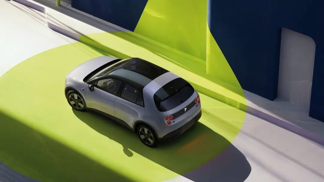 蔚来最便宜新车来了!萤火虫11.98万起,暂不能换电但能进牛屋了