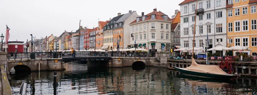 便携中画幅的极致影像 富士GFX100RF评测