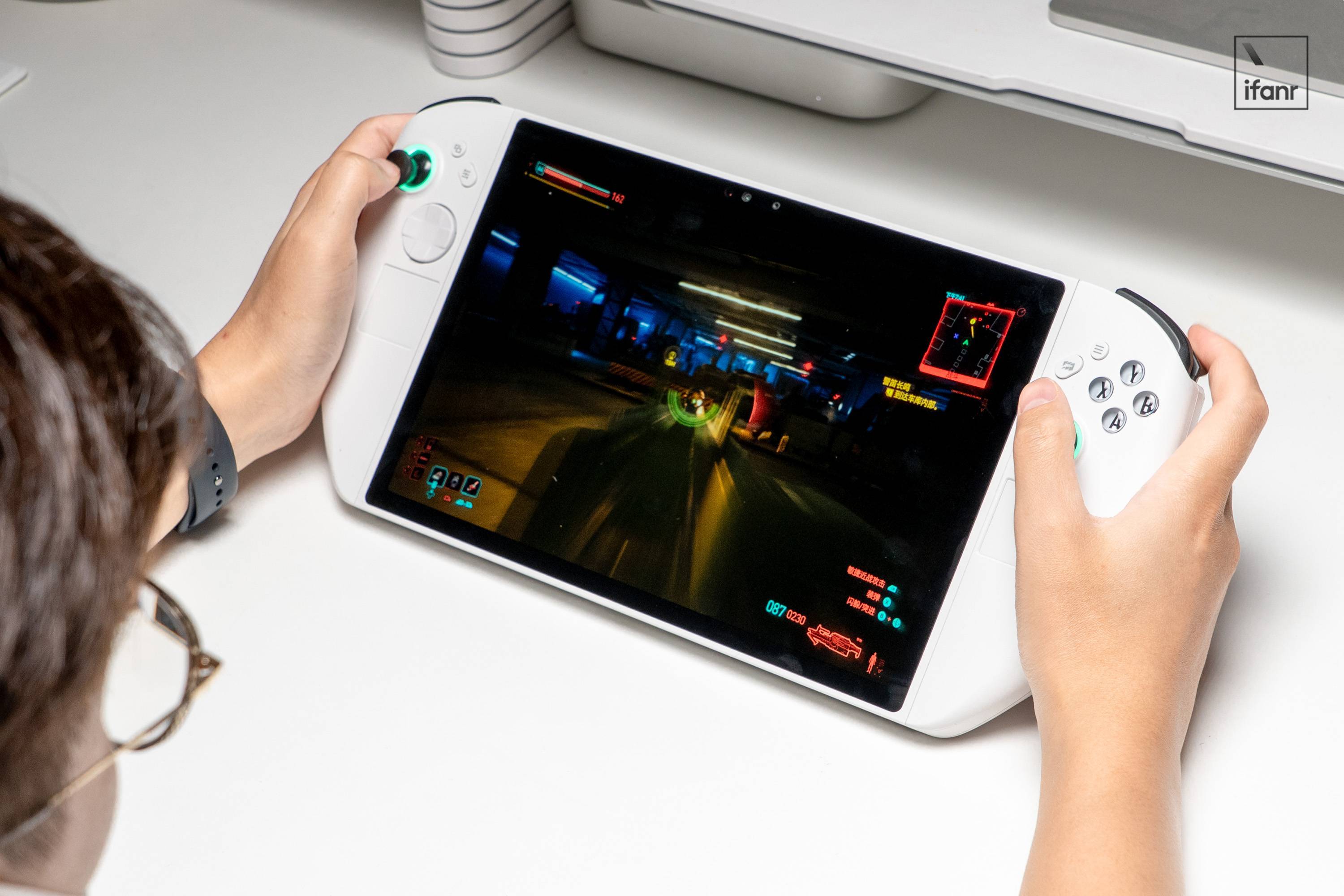 我体验了腾讯的裸眼 3D 游戏机:是鸡肋,还是战未来?