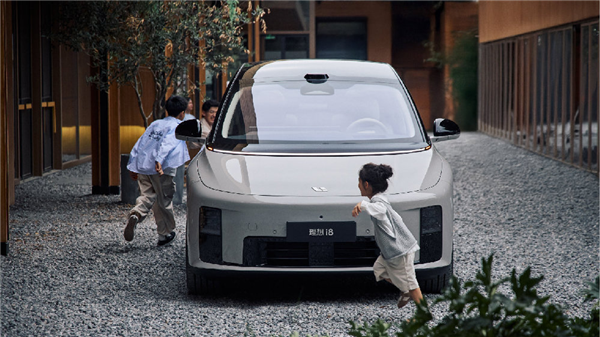 理想i8光速降价了!还有机会扳回一城吗