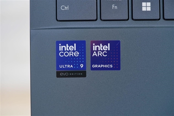 第二代酷睿Ultra 9 285H加持!华硕灵耀14 2025图赏
