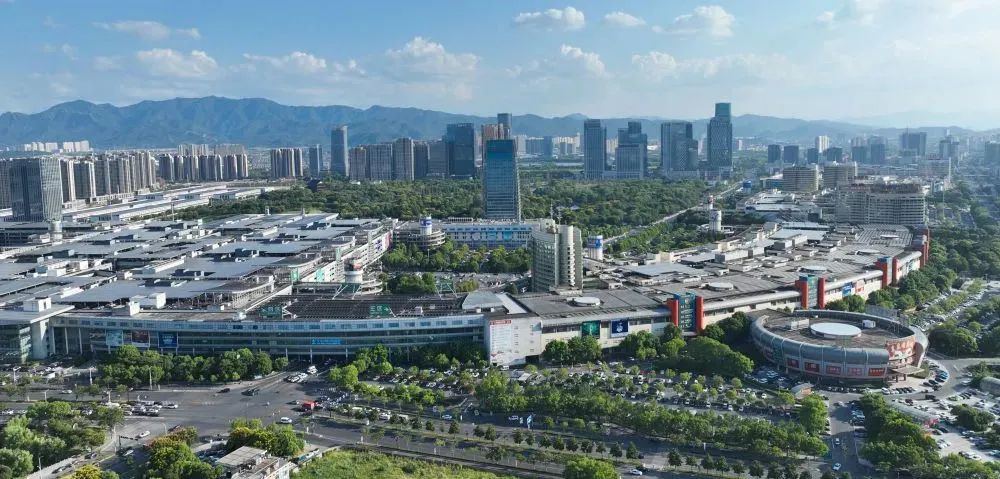 鸟瞰义乌国际商贸城 图源：“新华社”微信公众号