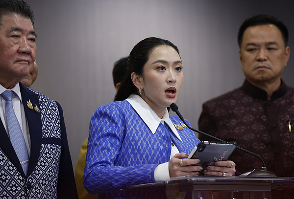 3月27日,泰国曼谷,泰国总理佩通坦在政府大厦召开记者会。 视觉中国