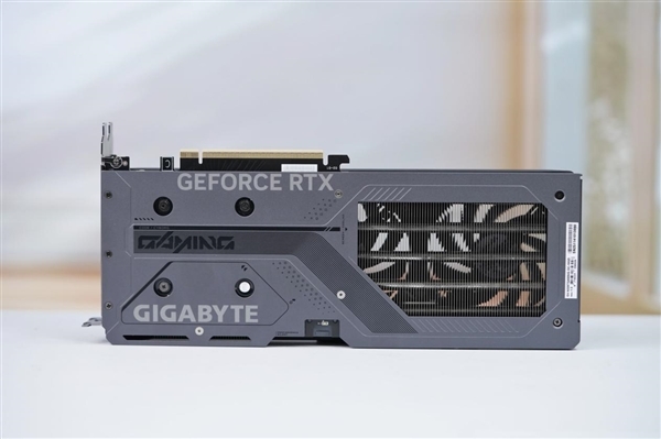 巧妙滑块设计!技嘉RTX 5060 Ti GAMING OC 16GB魔鹰图赏