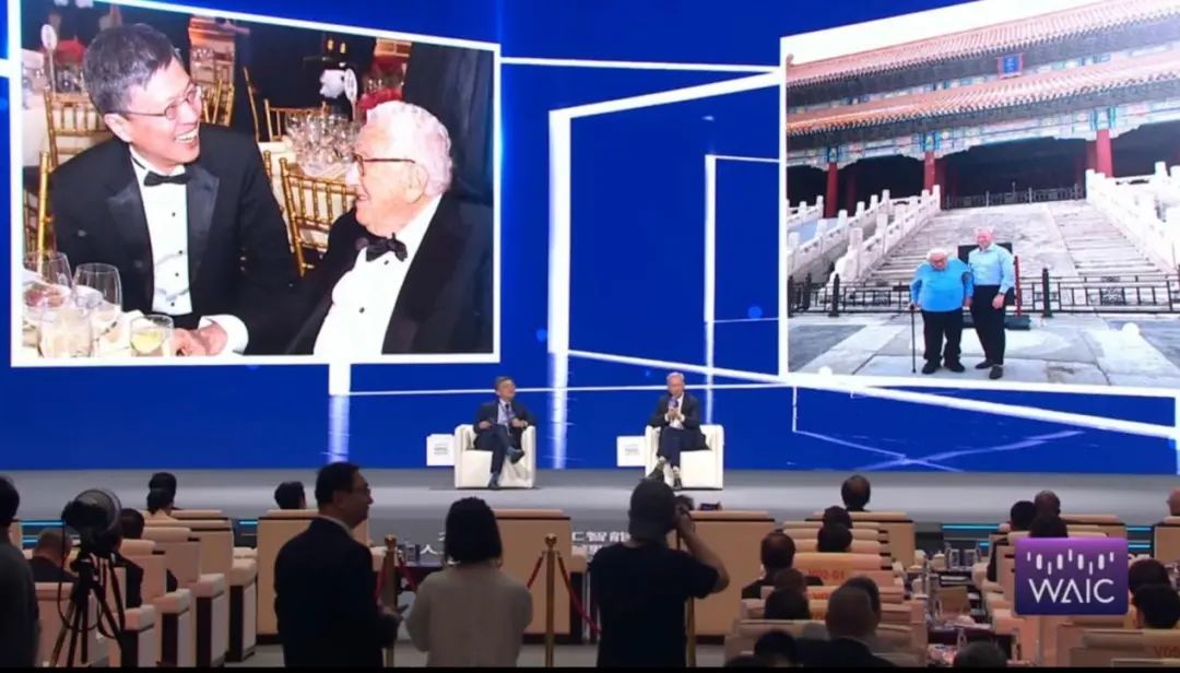 谷歌前CEO施密特:中美大模型之间存在一个显著区别