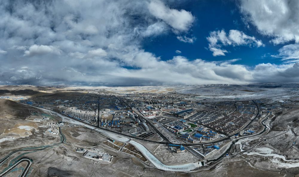 这是2月12日拍摄的那曲城区