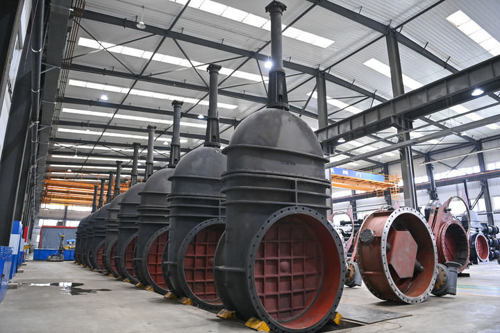 阳泉阀门股份有限公司内景。新华社记者 杨晨光摄