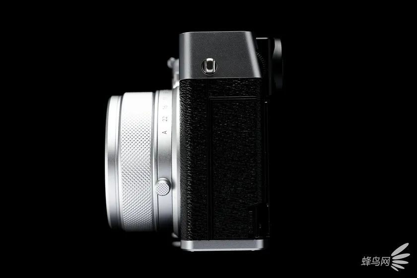便携中画幅的极致影像 富士GFX100RF评测