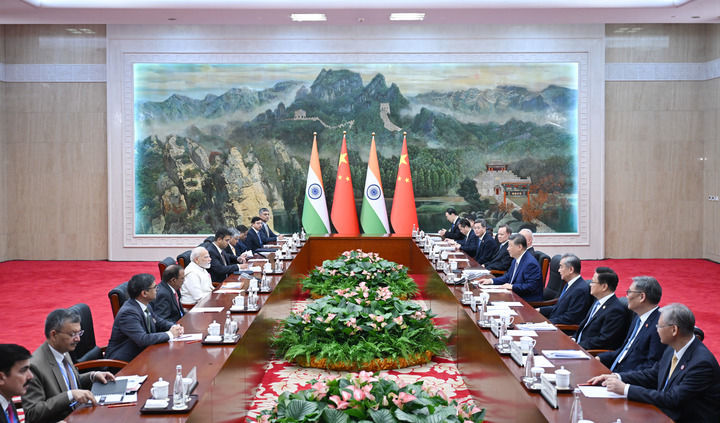 8月31日中午,国家主席习近平在天津迎宾馆会见来华出席2025年上海合作组织峰会的印度总理莫迪。新华社记者 谢环驰 摄