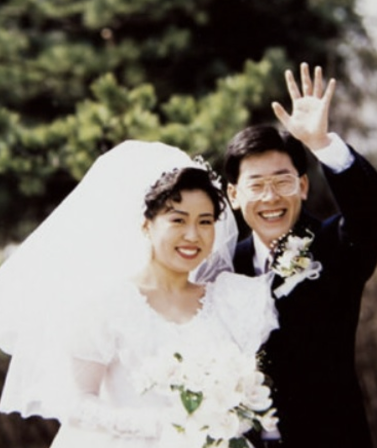 ▲李在明和妻子金惠景结婚照
