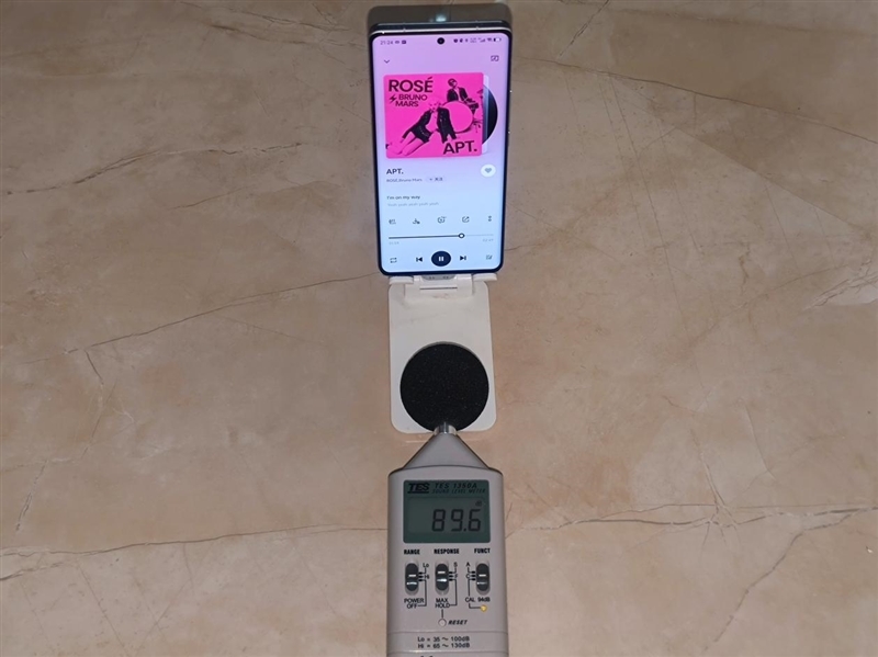 23.5小时霸榜续航榜!vivo Y300i体验评测:超高颜值的一款耐造神机