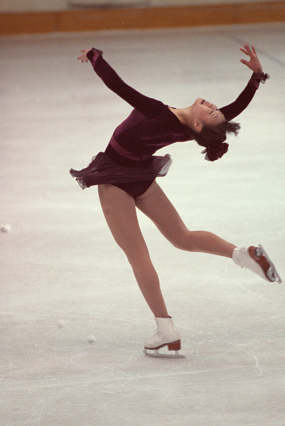 1996年2月10日,中国选手陈露在哈尔滨举行的第三届亚冬会花样滑冰女子