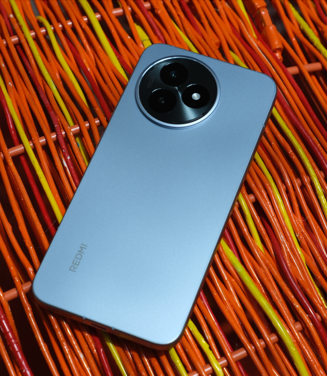 红米 K80 至尊版上手:一台想要和你踏实过日子的红米手机