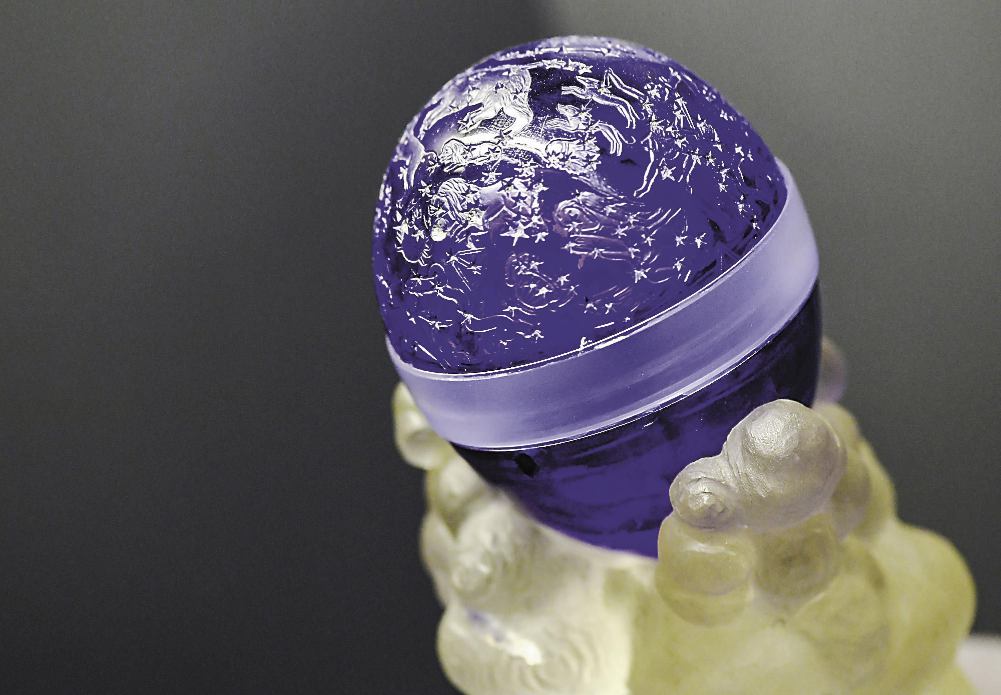 卡尔&middot;法贝热制作的皇家复活节彩蛋“皇太子星座”。