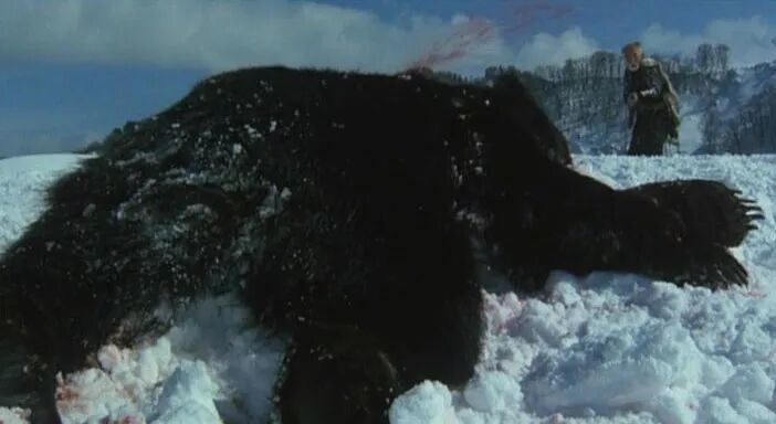 《冬季猎熊的人》剧照