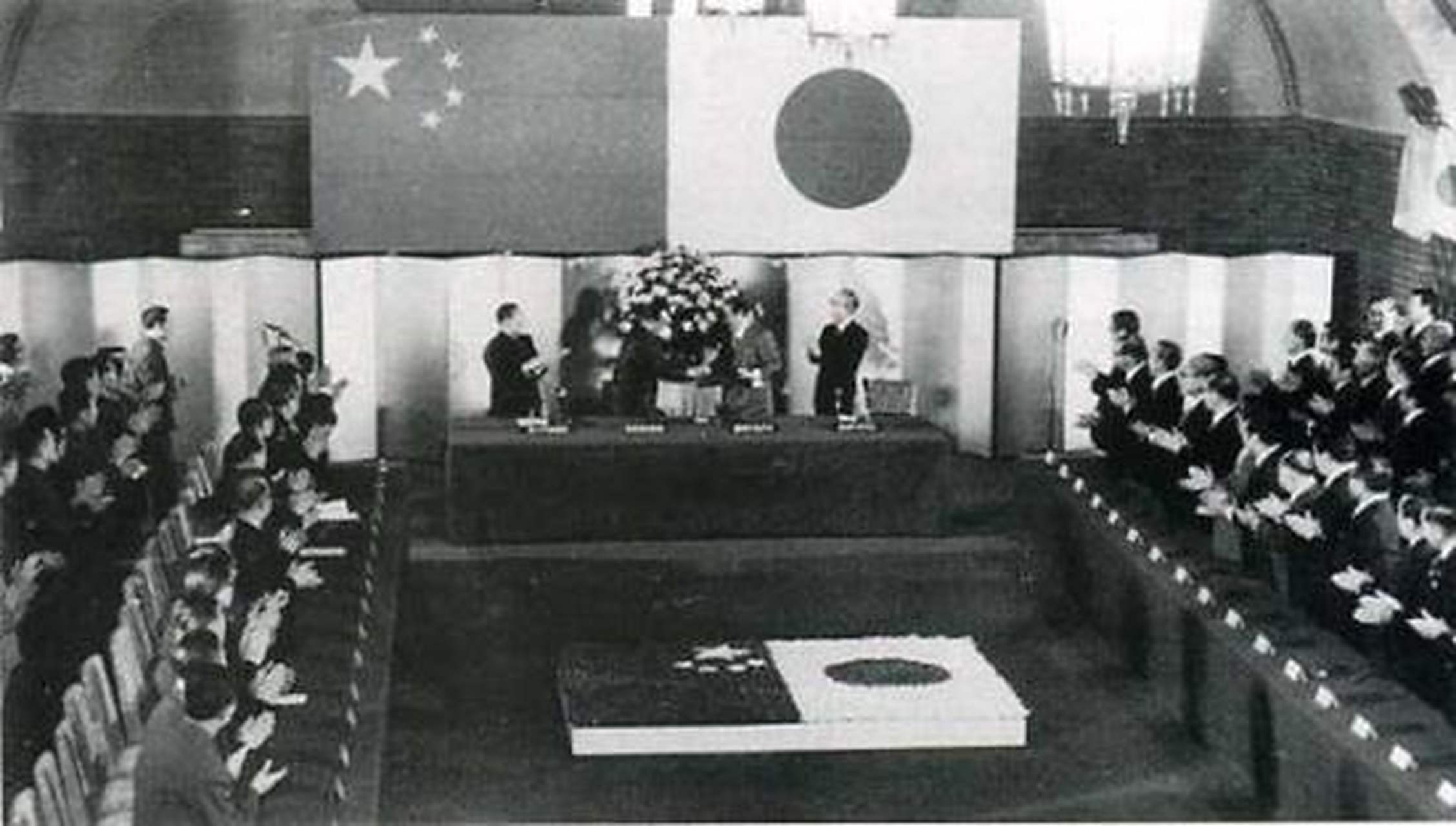 高市早苗的威胁,已经颠覆了《中日和平友好条约》的基础。