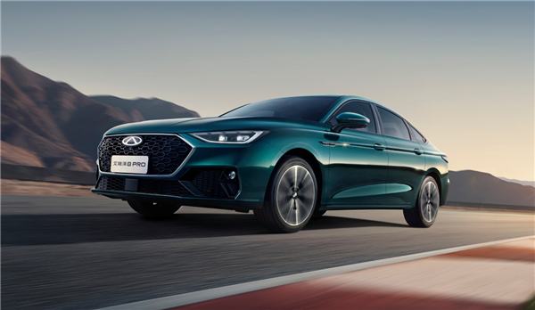 配奇瑞自研最强2.0T 艾瑞泽8 PRO新车型上市:零百加速仅6.8秒
