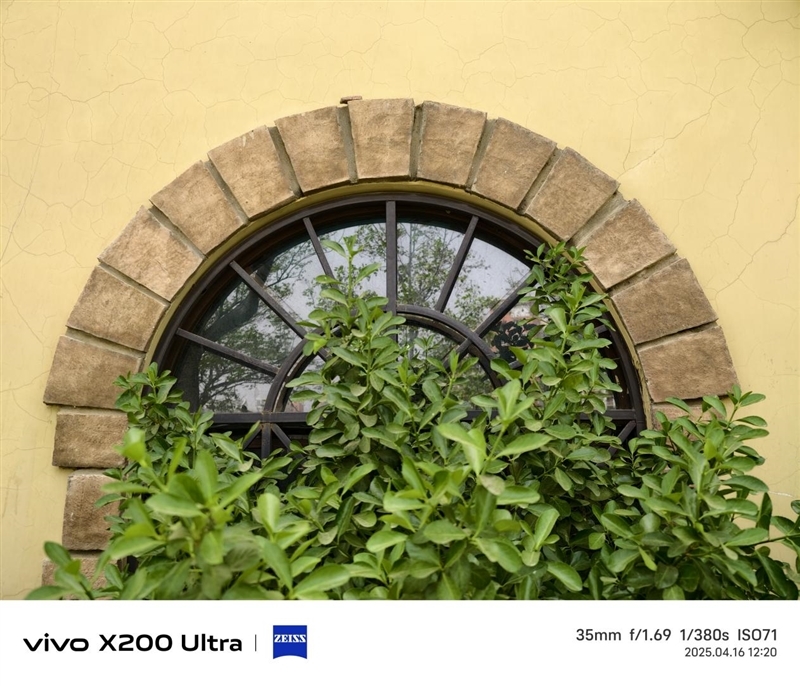 史上首款手机“大炮”!vivo X200 Ultra评测:自带外挂的全能V单