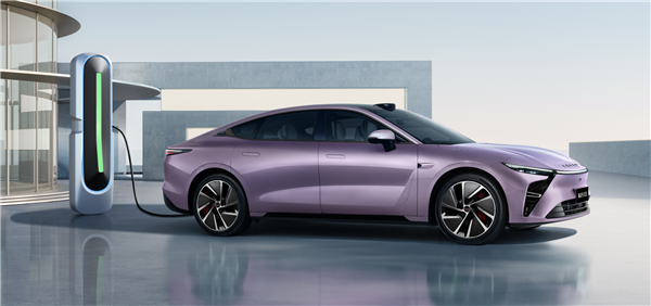 智界R7同款1.5T机 奇瑞星纪元ES增程版预售:16.28万起