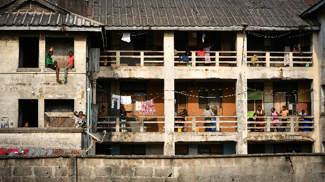 尼日利亚最大城市拉各斯的一栋居民楼 (来源:新华社图)