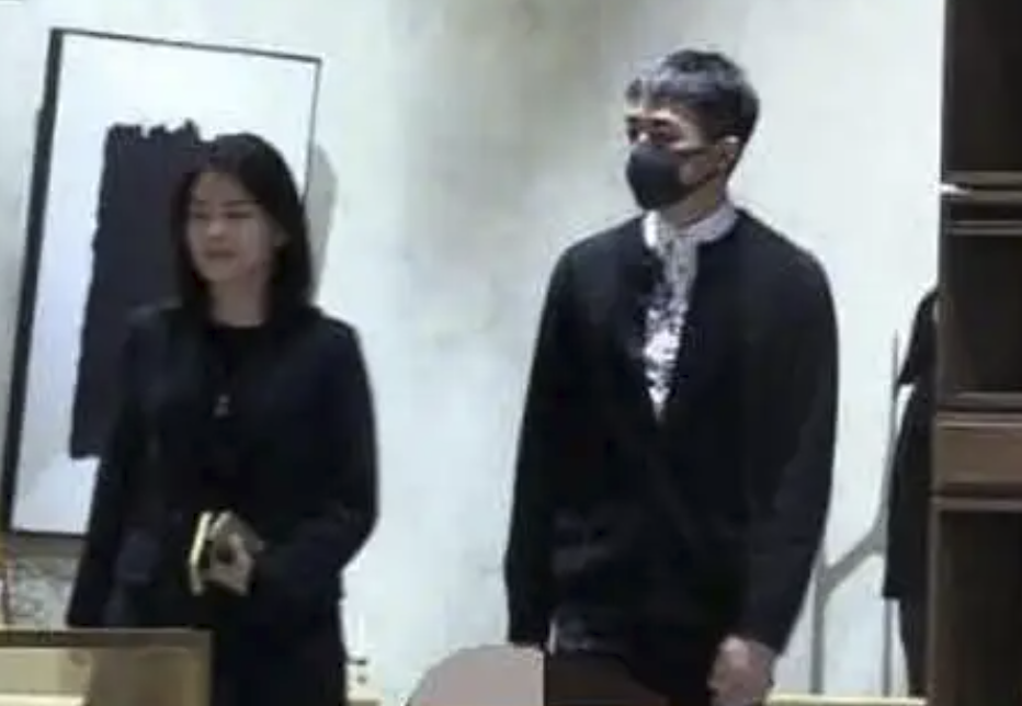 吵翻天了…他俩到底结没结婚啊？