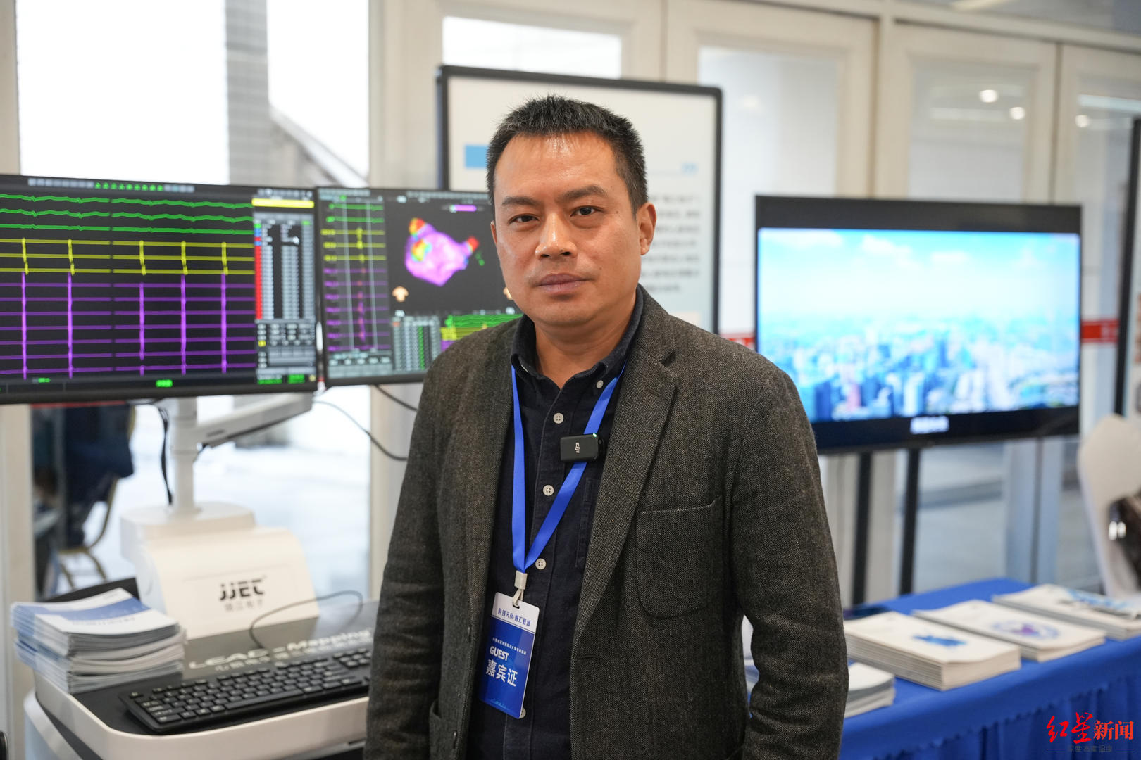 手术车怎么对接实验室成果走向生产线！AI质检汽车座椅、“定点清除”手术刀，成都这场对接会“秀”出科创肌肉_https://www.jmylbn.com_新闻资讯_第5张