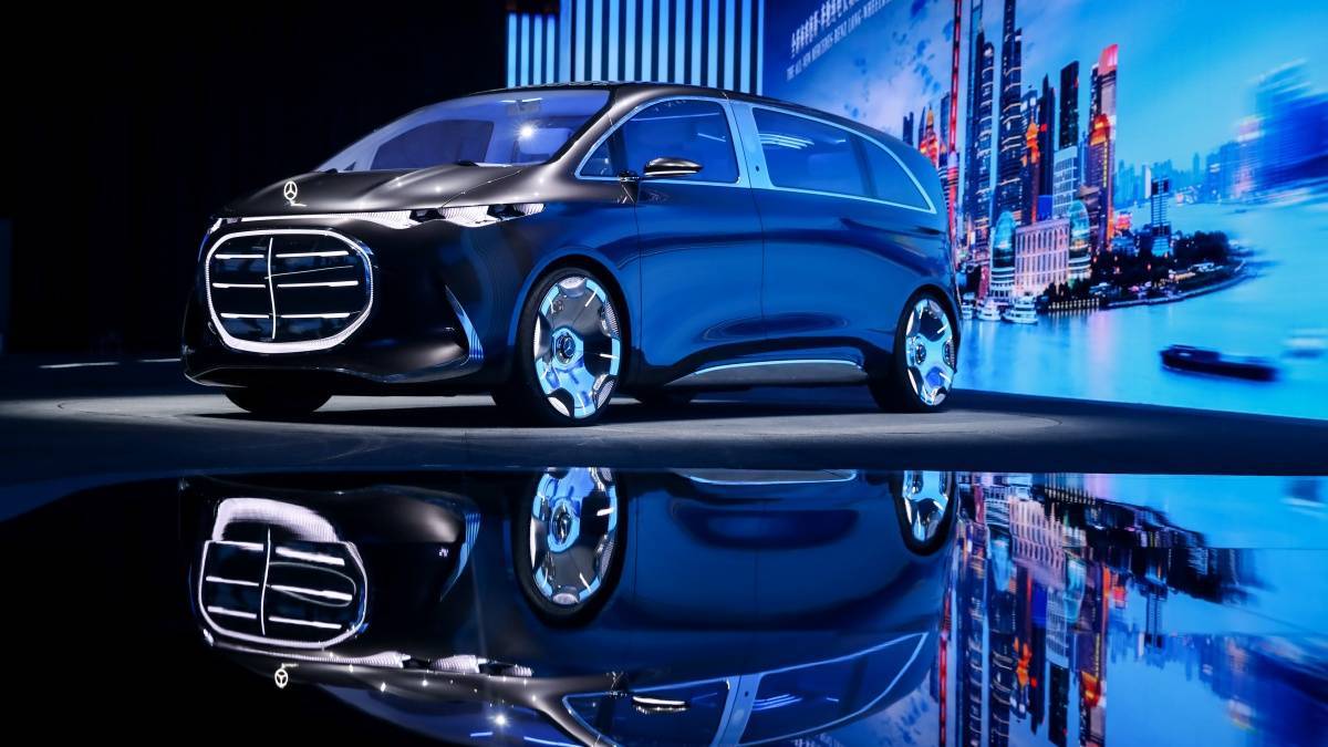 奔驰发布 MPV 概念车 VISION V,内饰科幻,前脸长了8 块腹肌