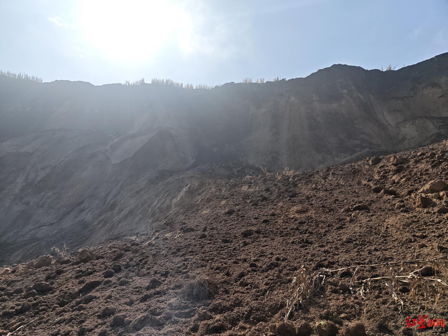 ▲山塬坍塌现场