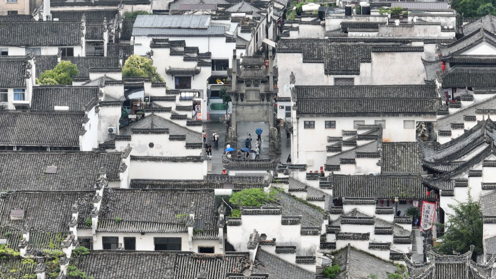 6月19日拍摄的歙县徽州古城一景。