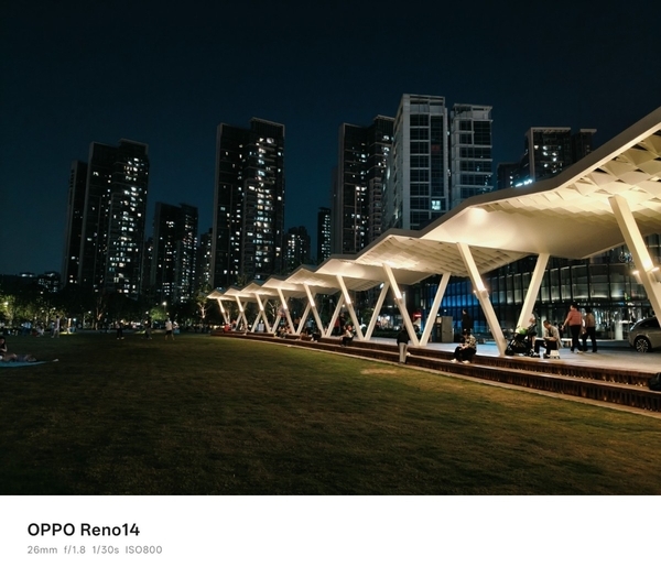 超美小OPhone新体验:OPPO Reno14满足你对小屏手机的所有期待