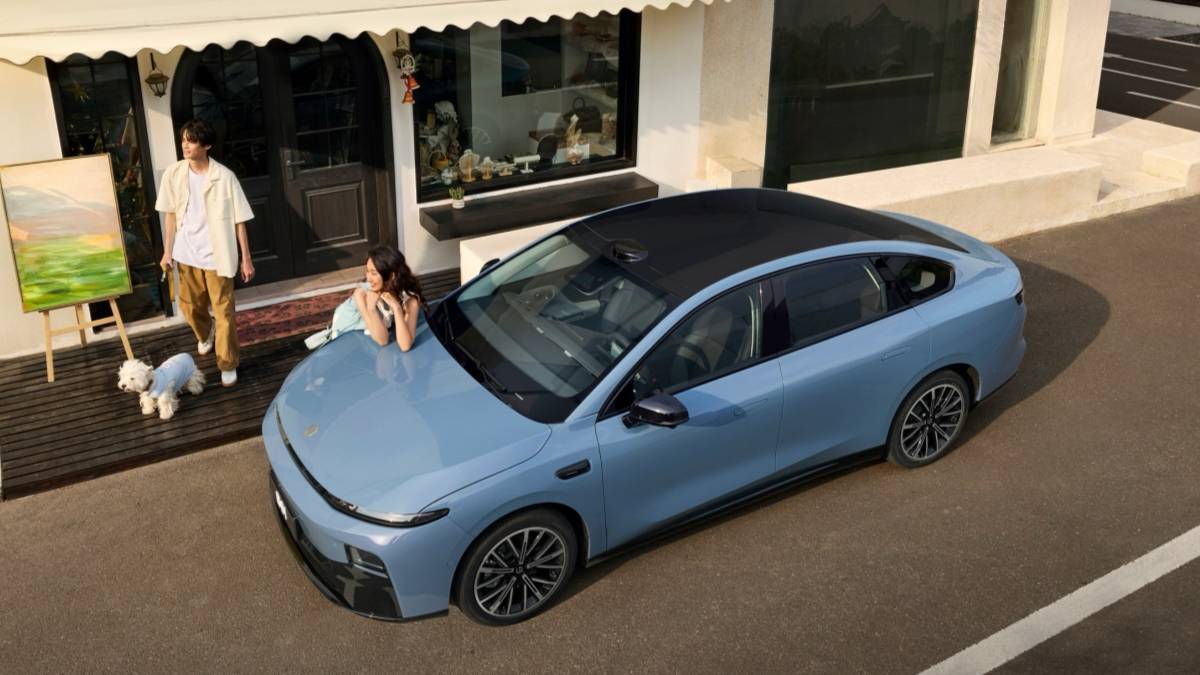 预售 10.58 万元起,好开又好看的零跑 B01 要给小鹏上压力了