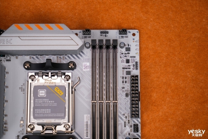 硬派电竞风高端AMD主板 七彩虹CVN X870 ARK FROZEN V14方舟主板评测