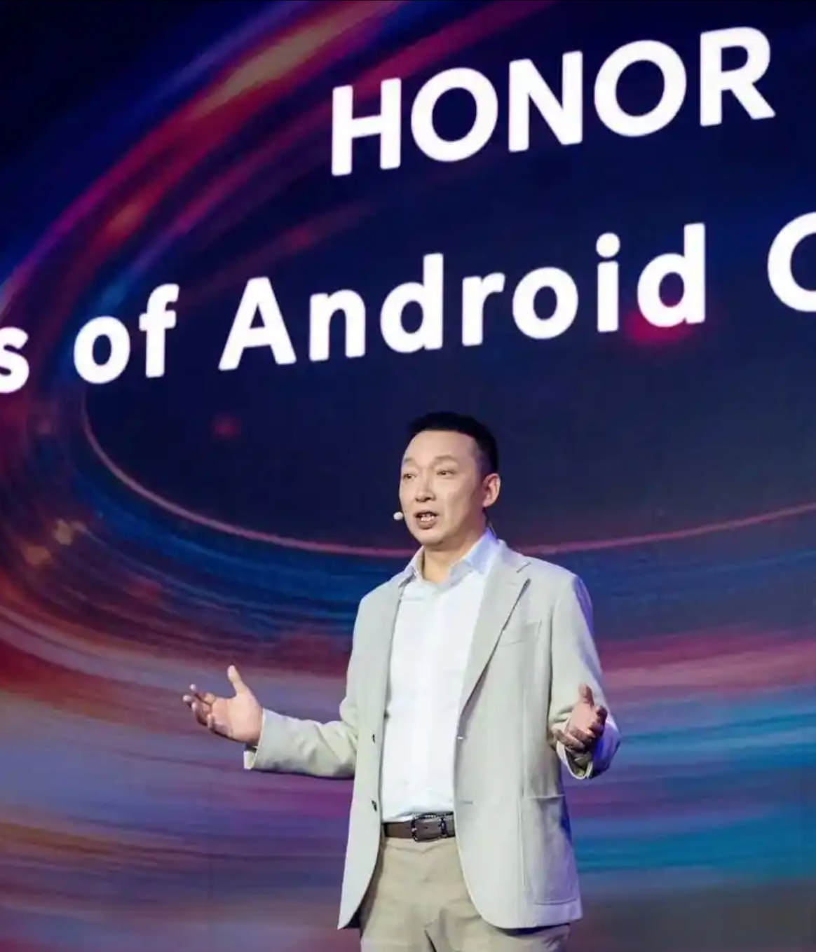 重磅!荣耀正式启动IPO,估值2000亿,冲刺“AI手机第一股”