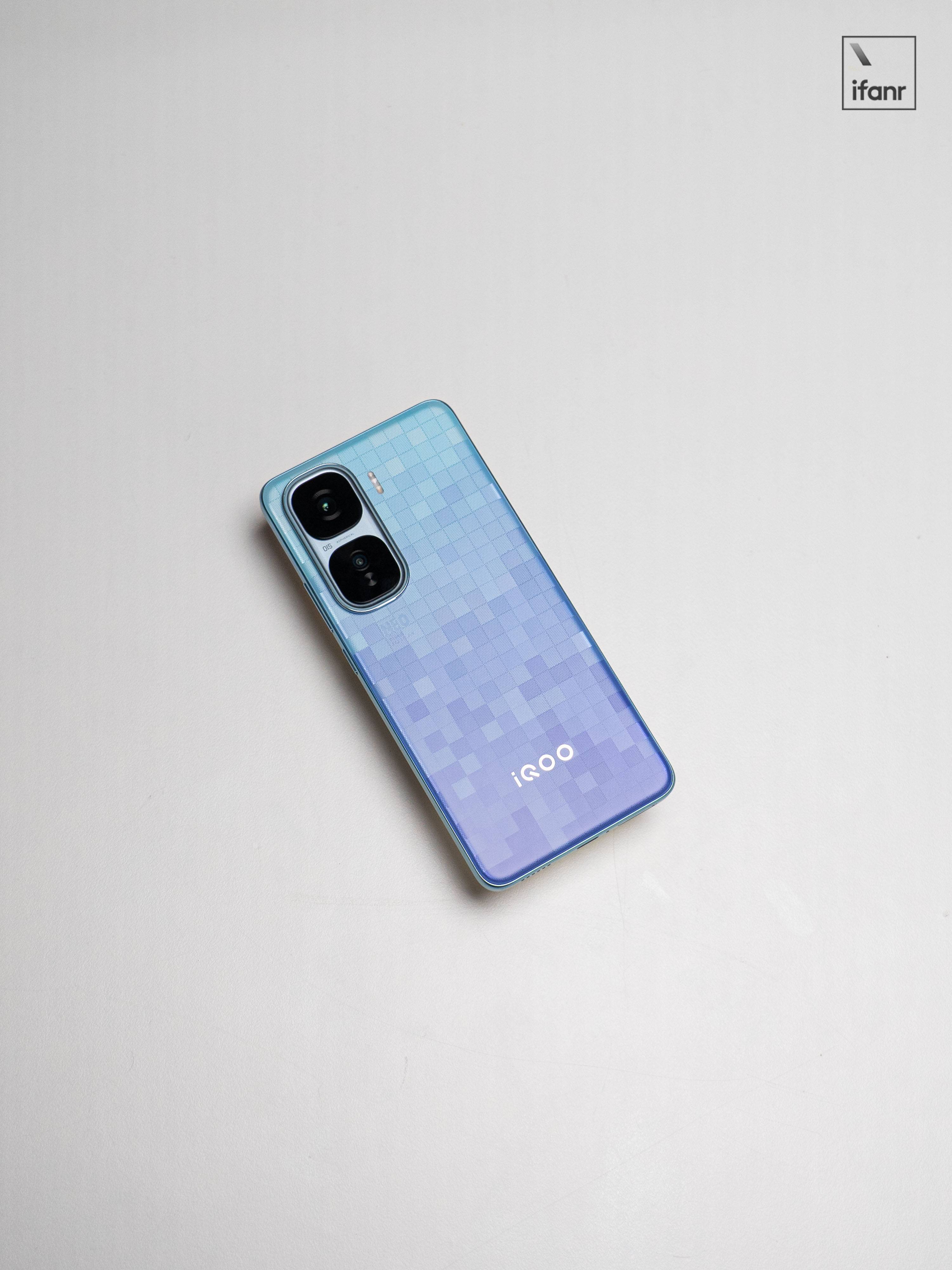 iQOO Neo10 Pro+:性能旗舰的超大杯,性能顶级续航全能 | 新品画报