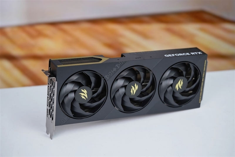 影驰RTX 5060魔刃显卡评测:SSF-Ready甜点 小型机箱也有不错的游戏性能