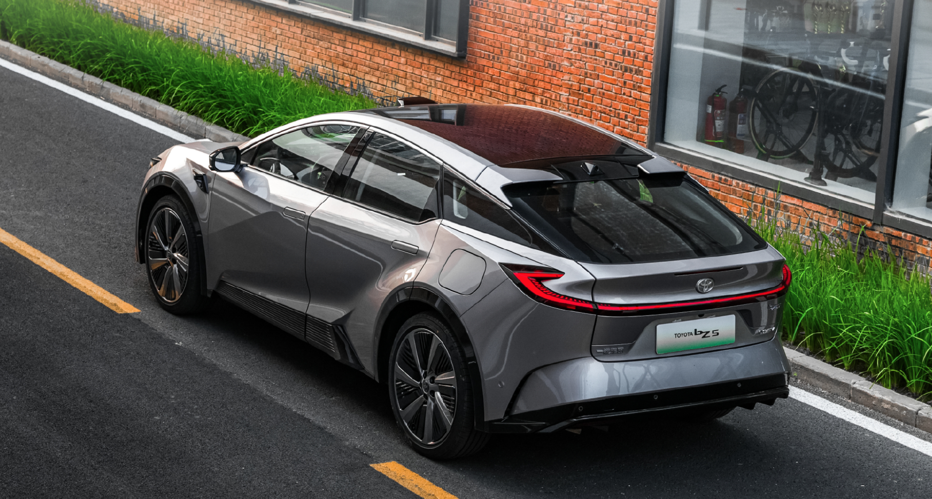 比亚迪与 Momenta 加持,12.98 万元一汽丰田 bZ5 想重振合资荣光