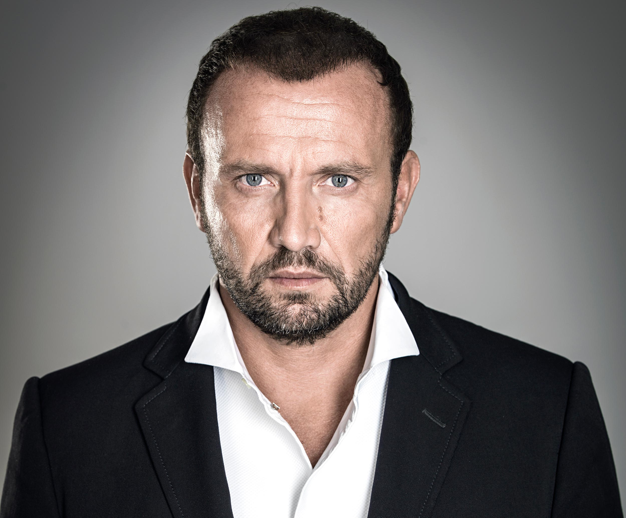 早报|GPT-4o 更新多个功能/vivo X200 Ultra 将配备独立拍照按键/Manus AI 收费方案正式公布