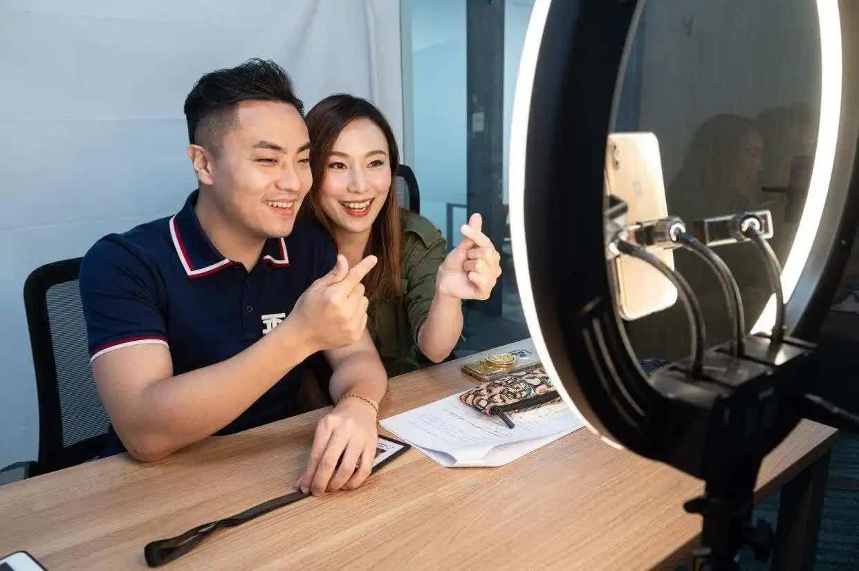 △ 一对在广州创业的“港夫广妻” 。