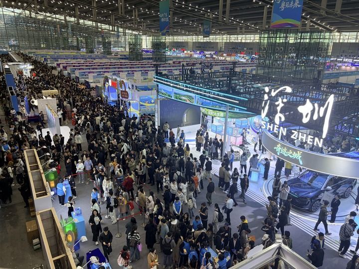 这是招聘会现场。新华社记者 赵瑞希 摄