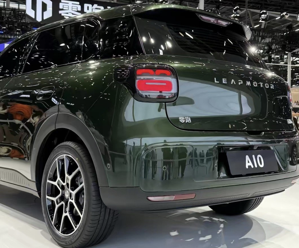 埃安首款增程车限时10.48万起售!综合续航1240公里,上车广汽自研辅助驾驶系统