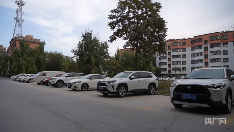 改造后车辆有序停放 (央广网记者丁安 摄)