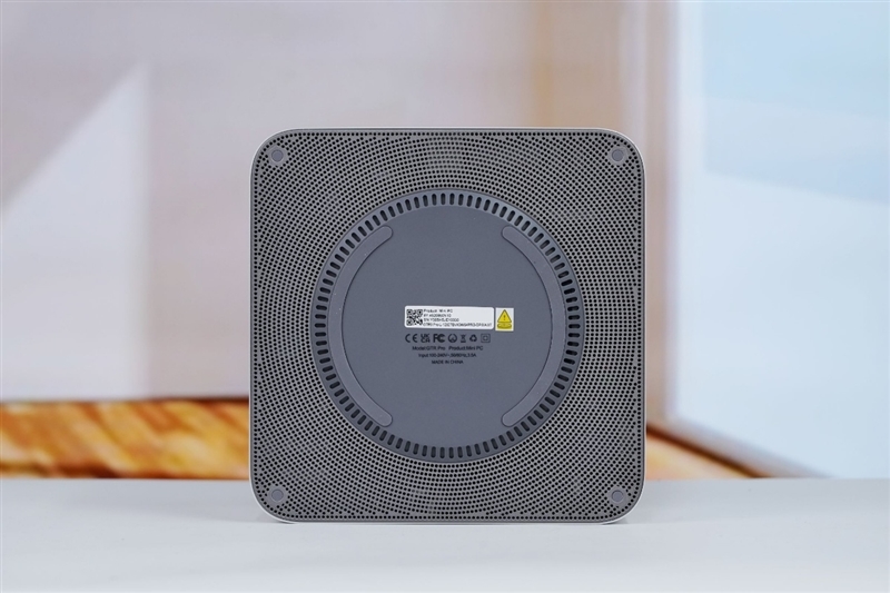 生产力性能远超i9-14900HX!零刻GTR9 Pro迷你AI工作站评测:235B超大模型也能运行